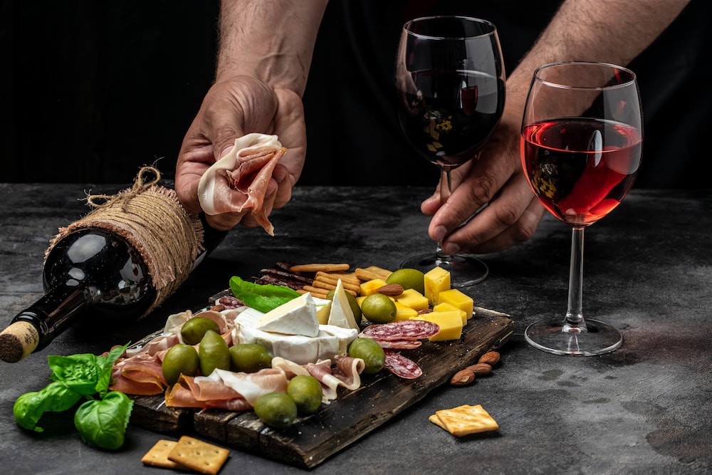 Featured image for post: Italian Aperitivo Culture: A Beginners Guide to a Italian Tradition